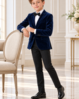 Costum elegant pentru băieți cu sacou din catifea verde, pantalon negru, cămașă albă și papion - Edward