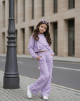 Trening din bumbac lila pentru fetițe cu pantalon evazat și fundițe - Sidney