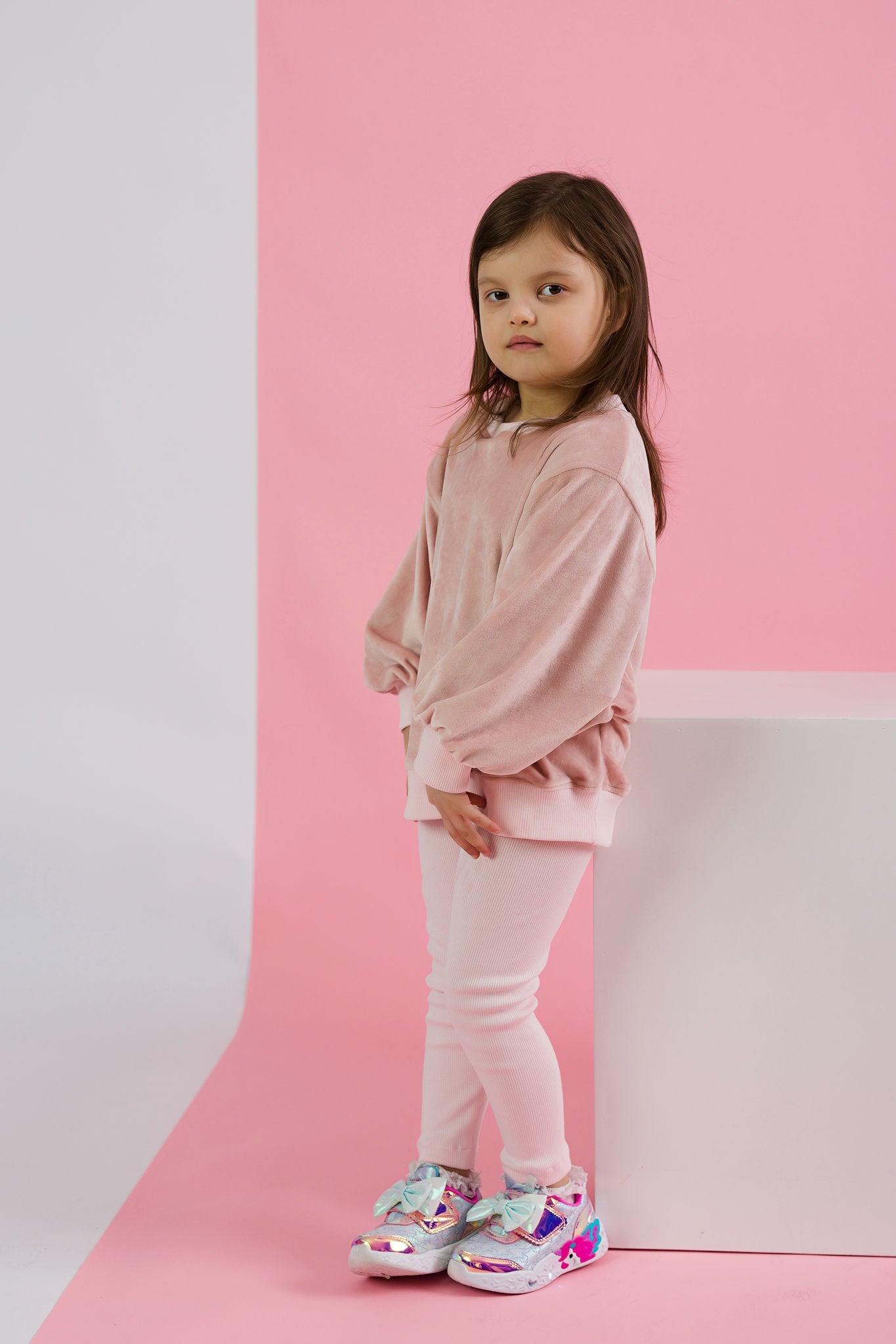 Trening din catifea roz cu bluza oversize pentru fetițe - Cindy