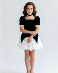 Rochie roșie din catifea cu dantelă Chantilly albă pentru fetițe - Elia