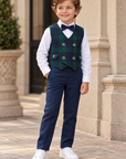 Costum elegant 4 piese cu vestă în carouri verde-bleumarin, pantalon bleumarin, cămașă albă și papion pentru băieți - Oliver