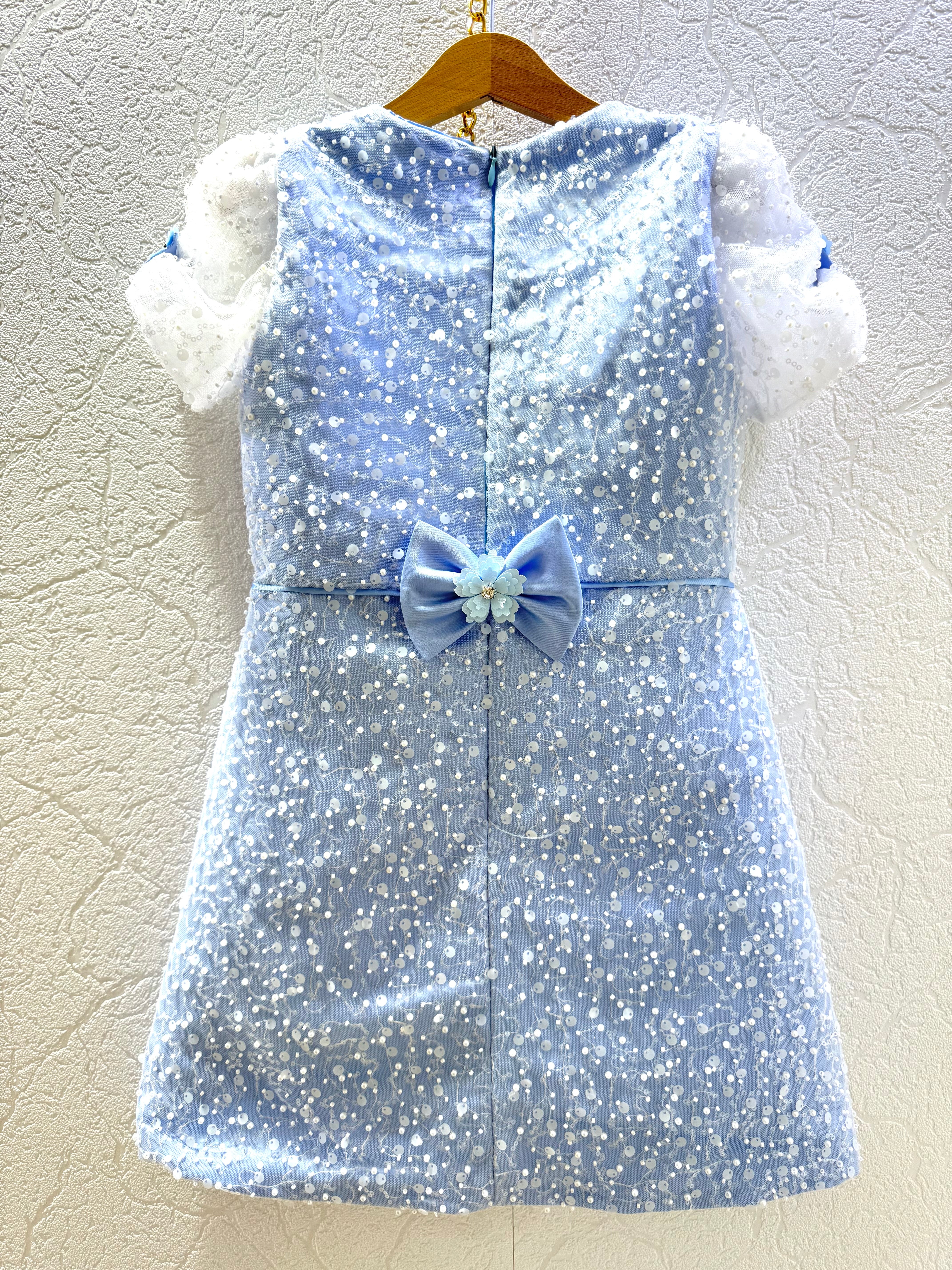 Rochie bleu elegantă din dantelă brodată cu perle și paiete - Lara