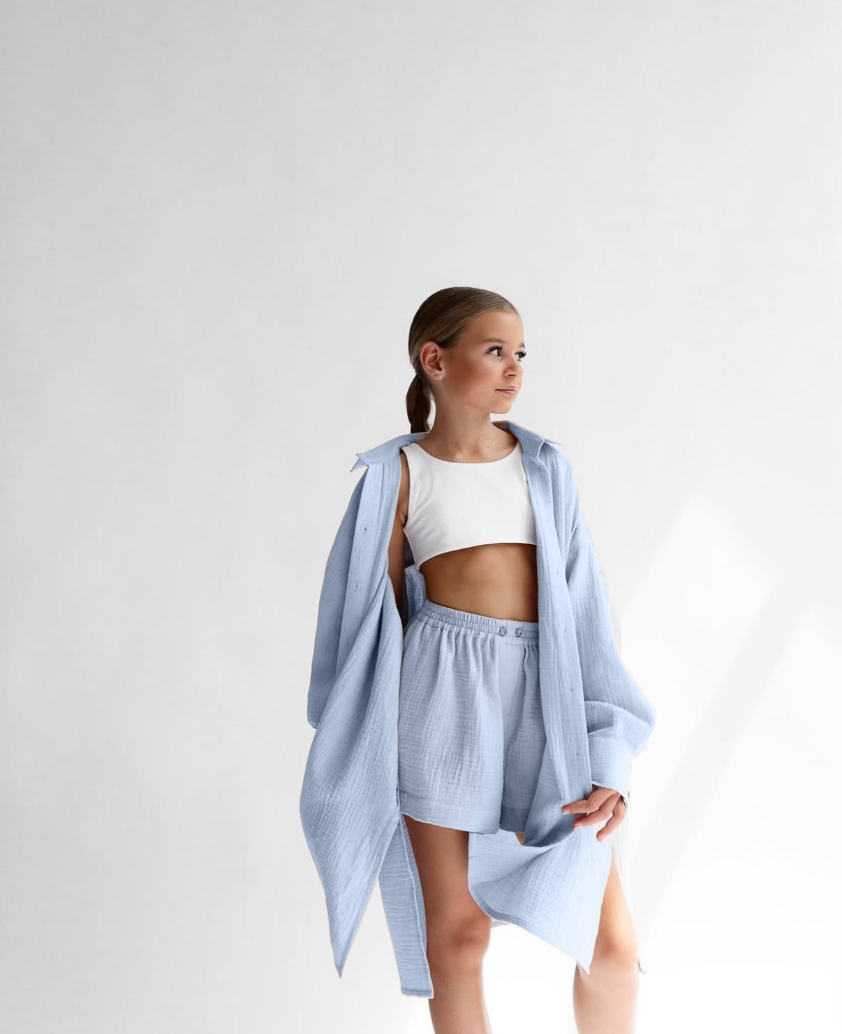 Compleu bleu din muselina cu pantaloni scurti si camasa oversize pentru fete - Defne