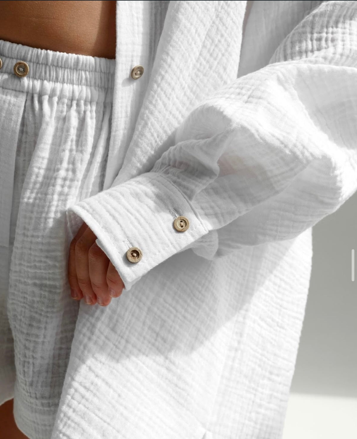 Compleu bleu din muselina cu pantaloni scurti si camasa oversize pentru fete - Defne