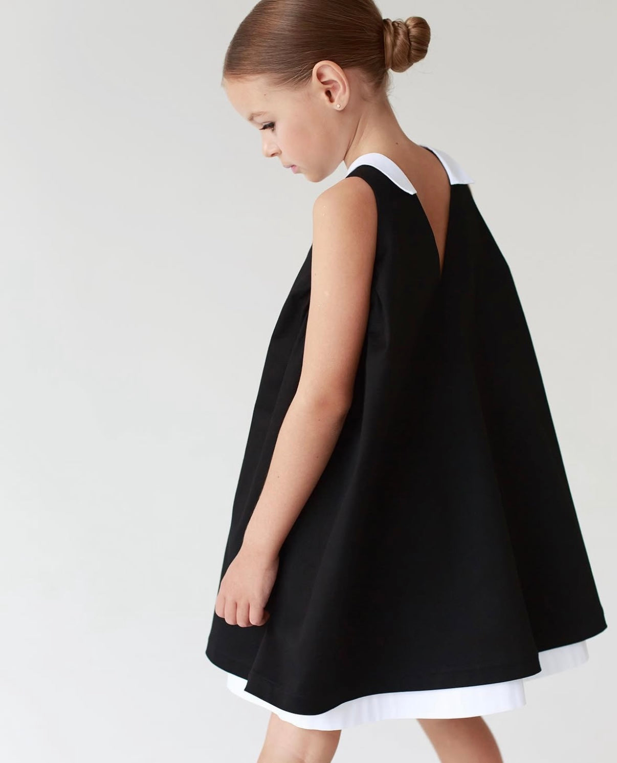 Rochie neagra din stofa guler si volan alb pentru fete - Blake