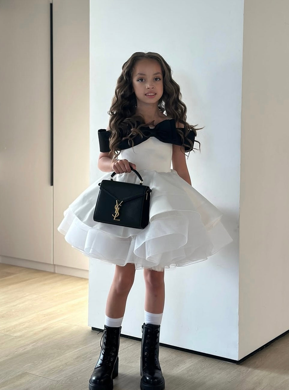 Rochie alba eleganta din tafta si funda neagra pentru fete - Norah
