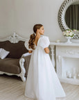 Rochie lunga alba eleganta din organza, pentru fete - Emina