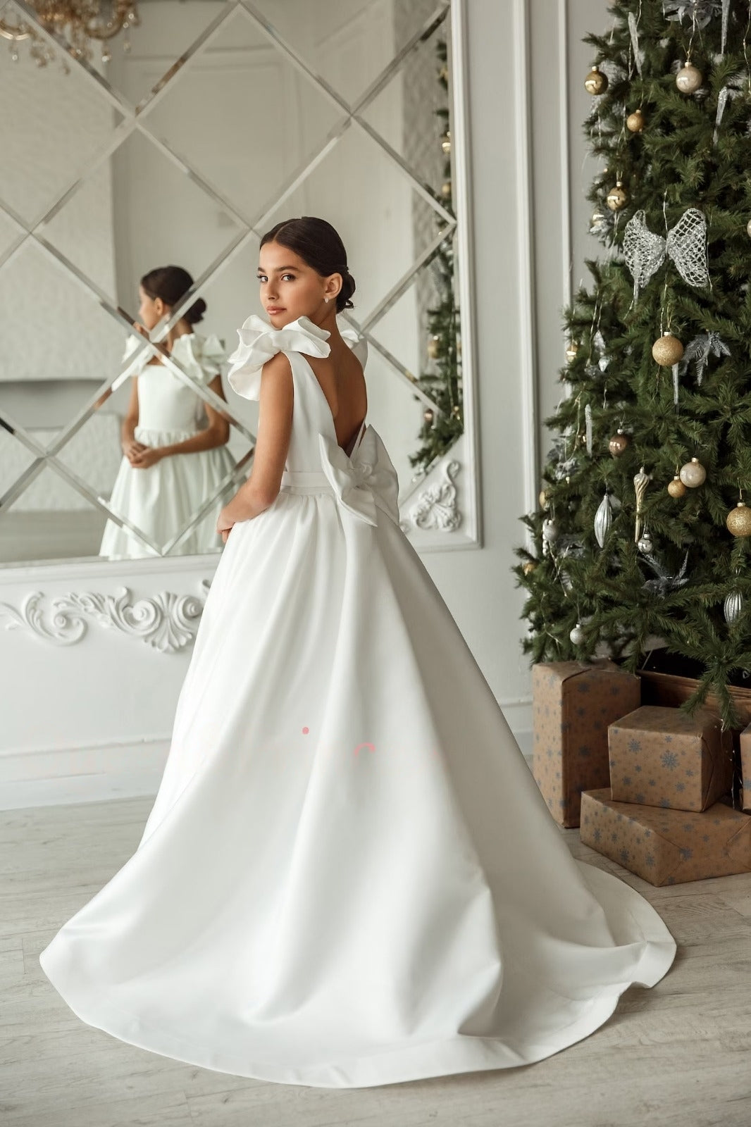 Rochie alba eleganta lunga cu trena din tafta pentru fete - Elizabeth