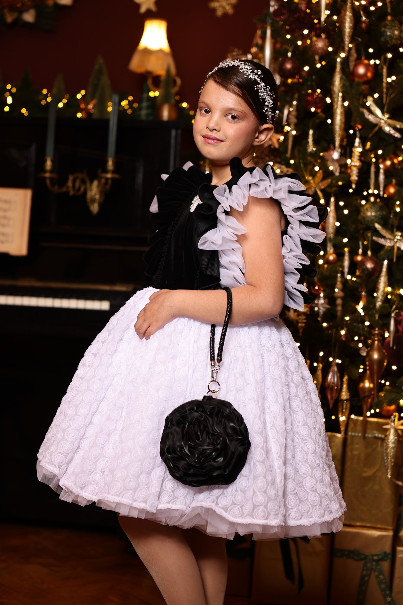 Rochie eleganta din catifea neagra si tulle alb cu flori 3D pentru fete - 7 ani (produs disponibil in stoc) - 1 | YEO