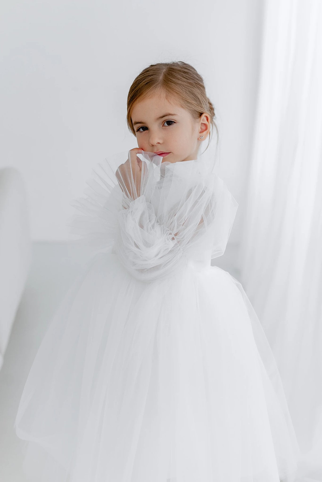 Rochie alba eleganta cu maneca lunga din tulle pentru fete - Ruth