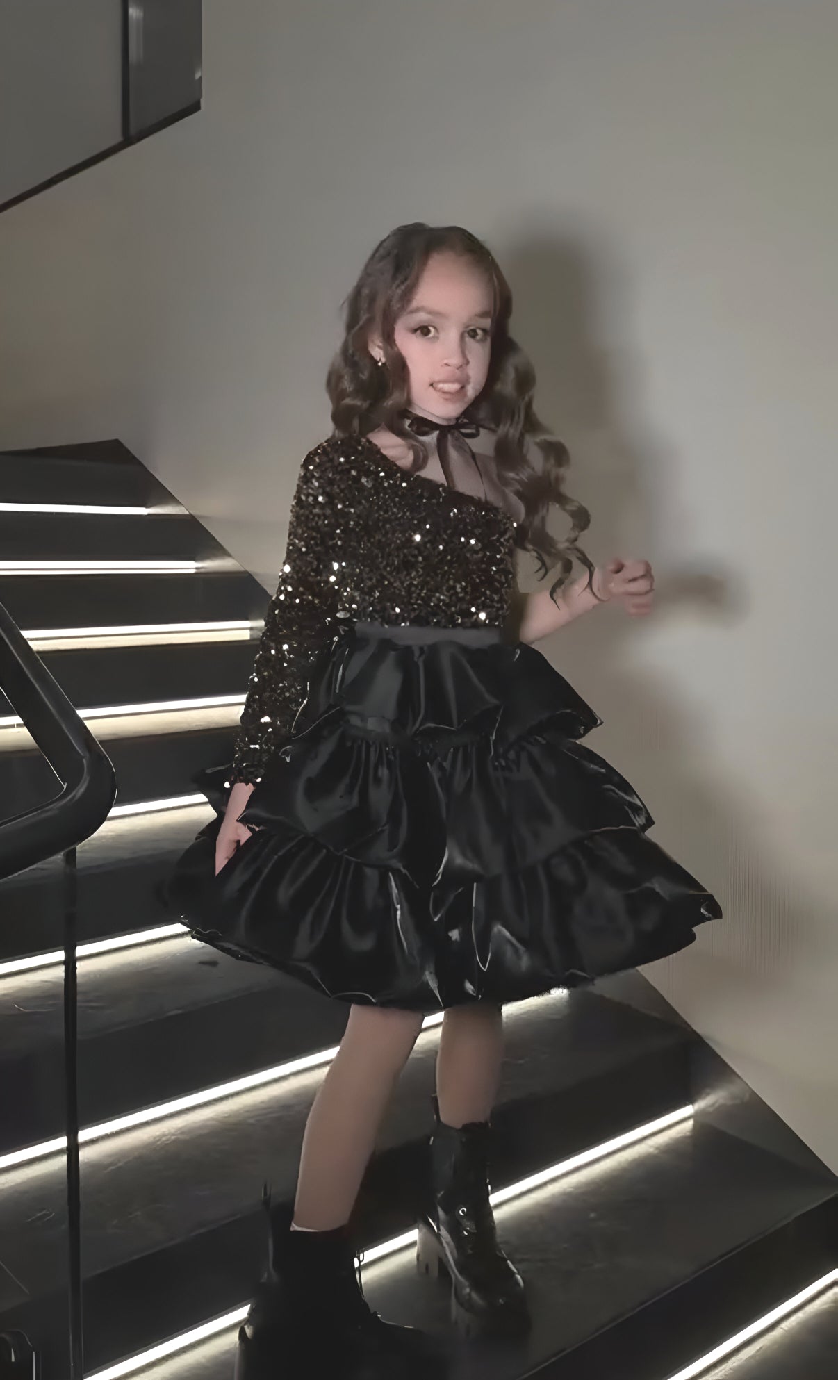 Rochie neagra eleganta din paiete aurii și organza pentru fete - Hany