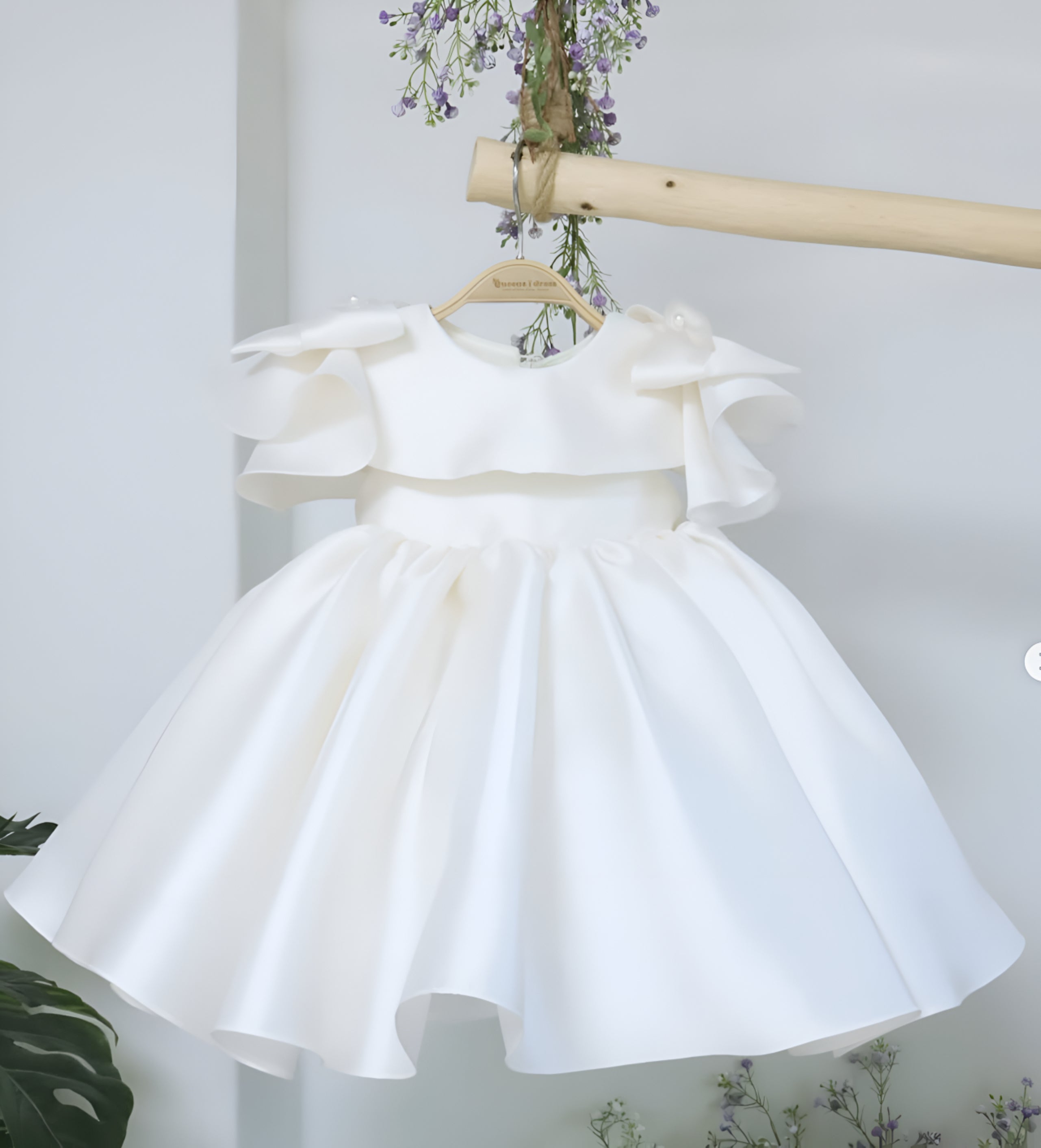 Rochie alba eleganta pentru fete, din tafta cu guleras si volane - Cosette