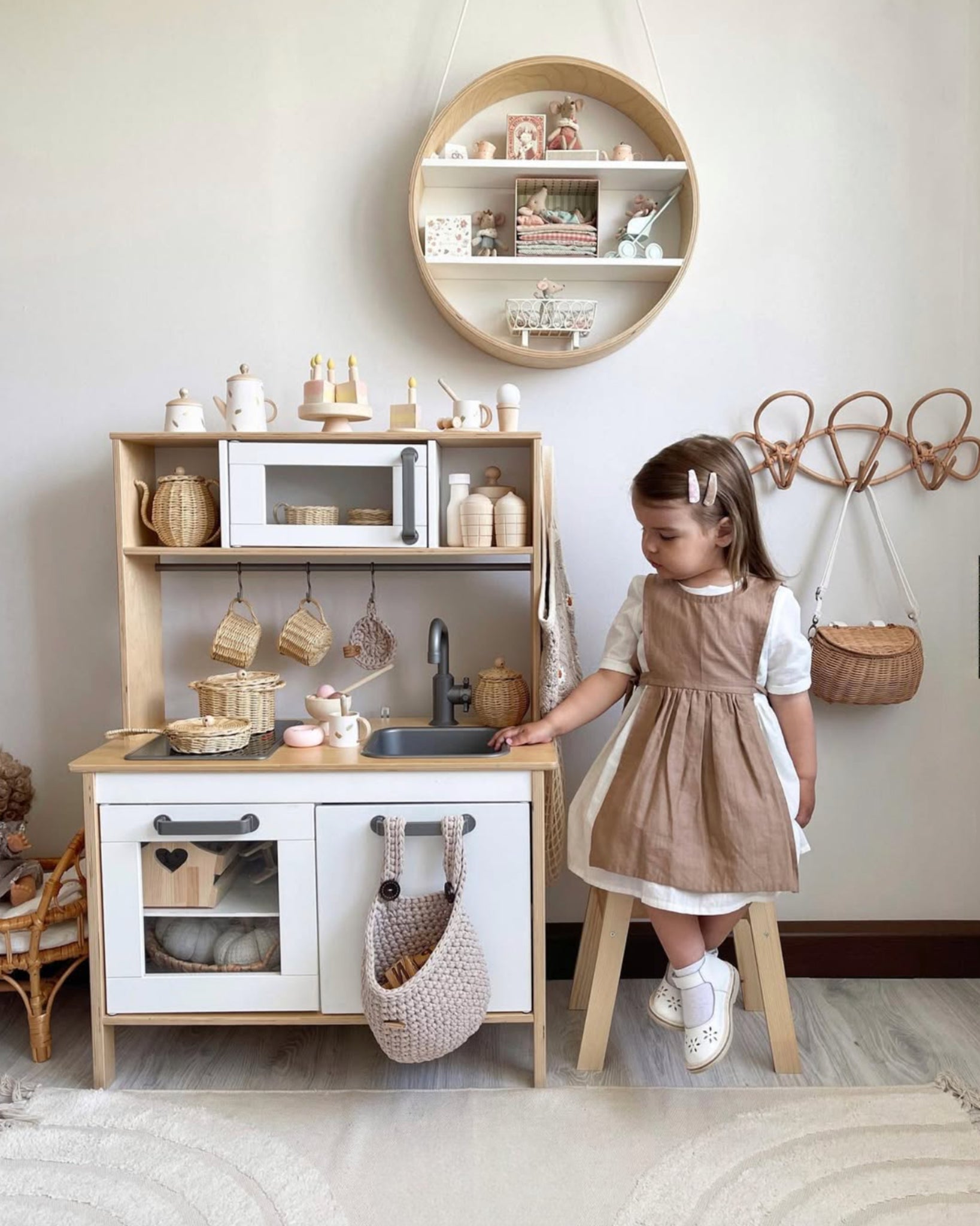 Sarafan vintage maro si rochie ivory din in pentru fete - Hazel
