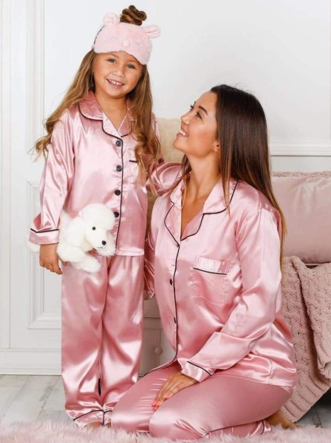 Pijama roz model clasic din satin pentru fete - Personalizare Broderie