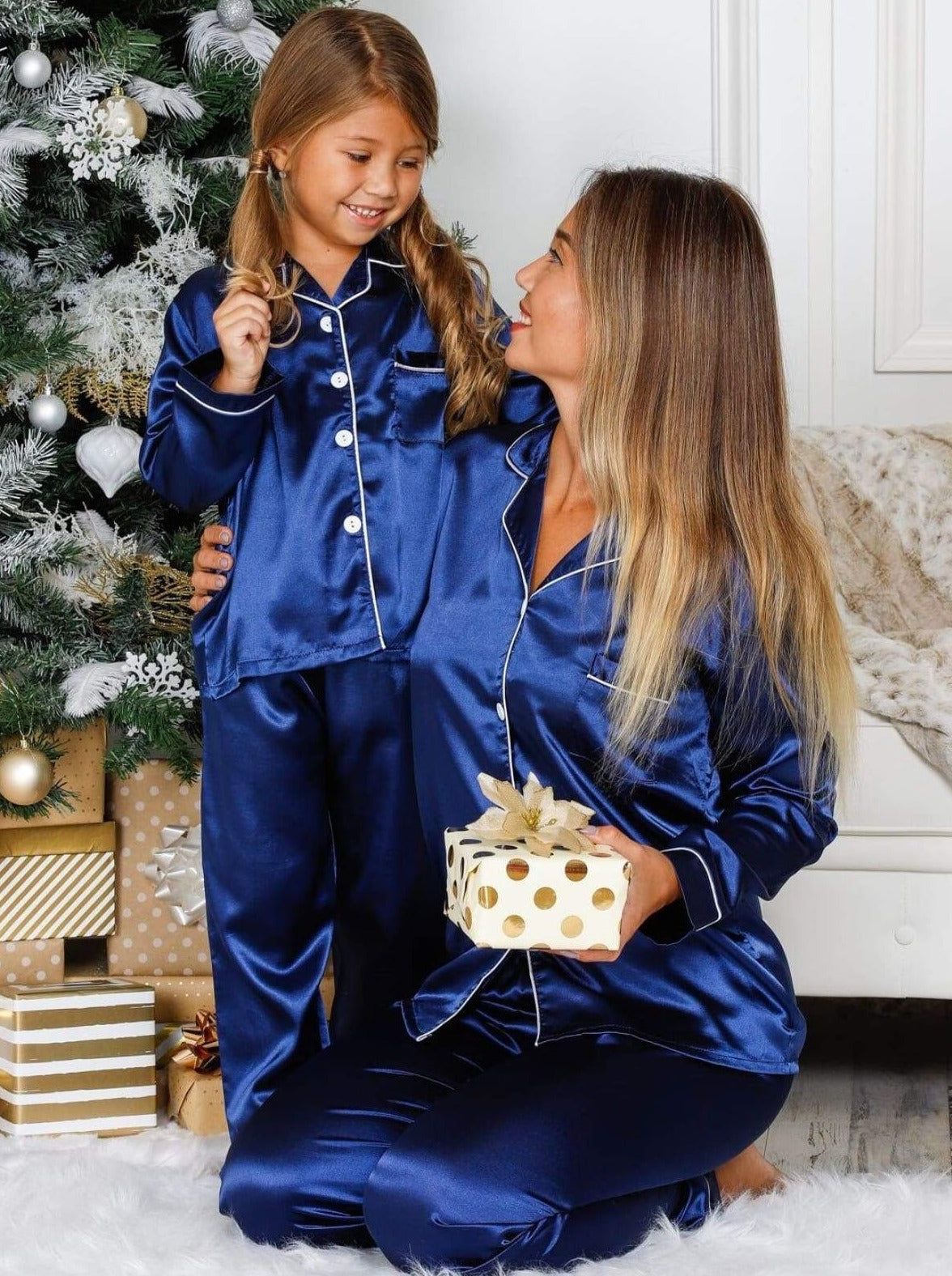 Pijama bleumarin din satin pentru fete - personalizabila