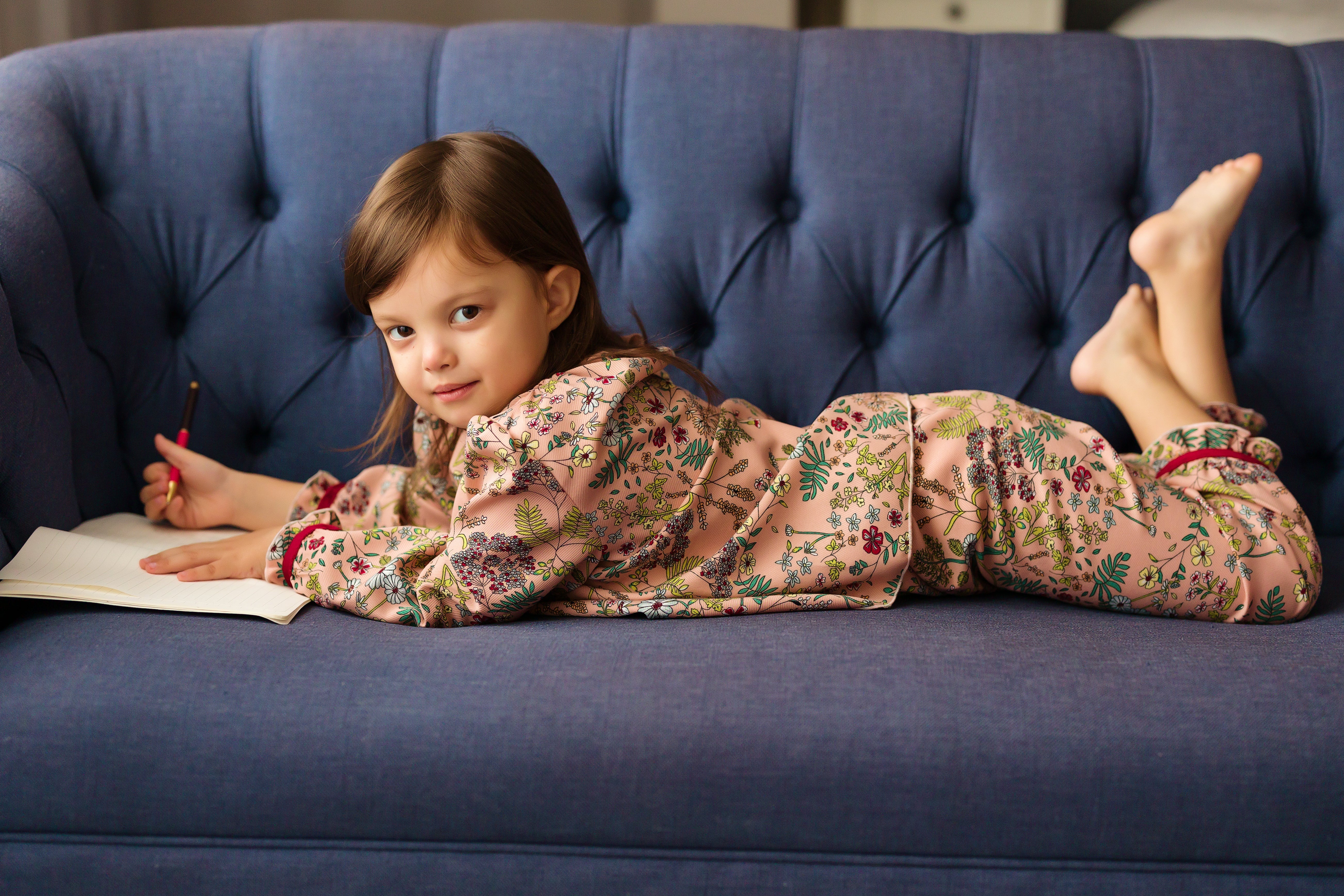 Pijama eleganta cu imprimeu floral pentru fete - personalizabilă