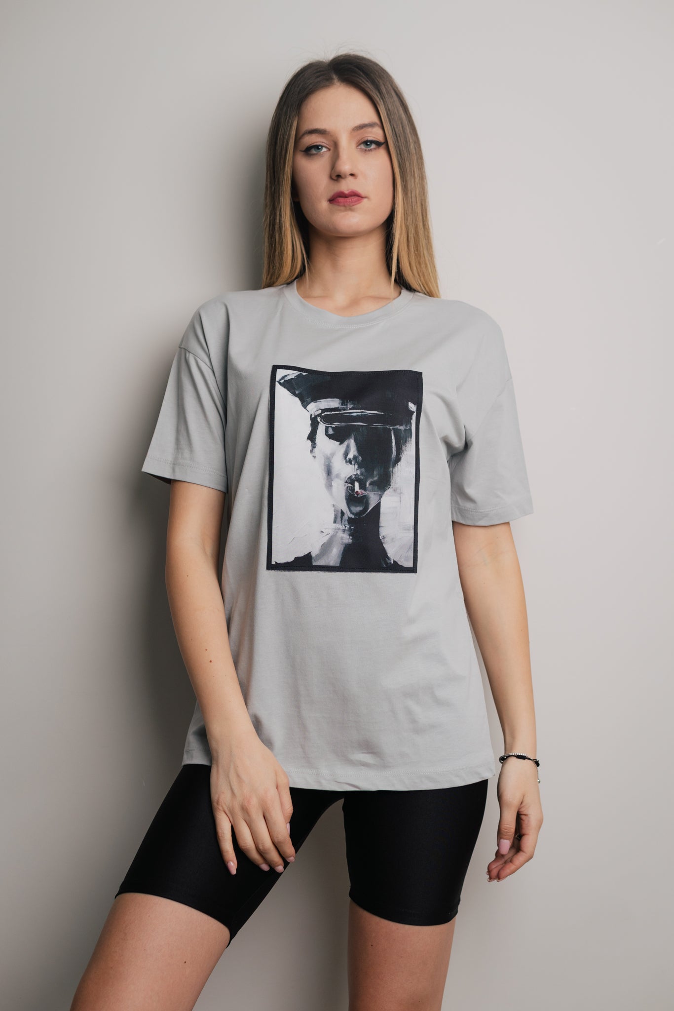 Tricou dama oversize imprimeu tigara gri