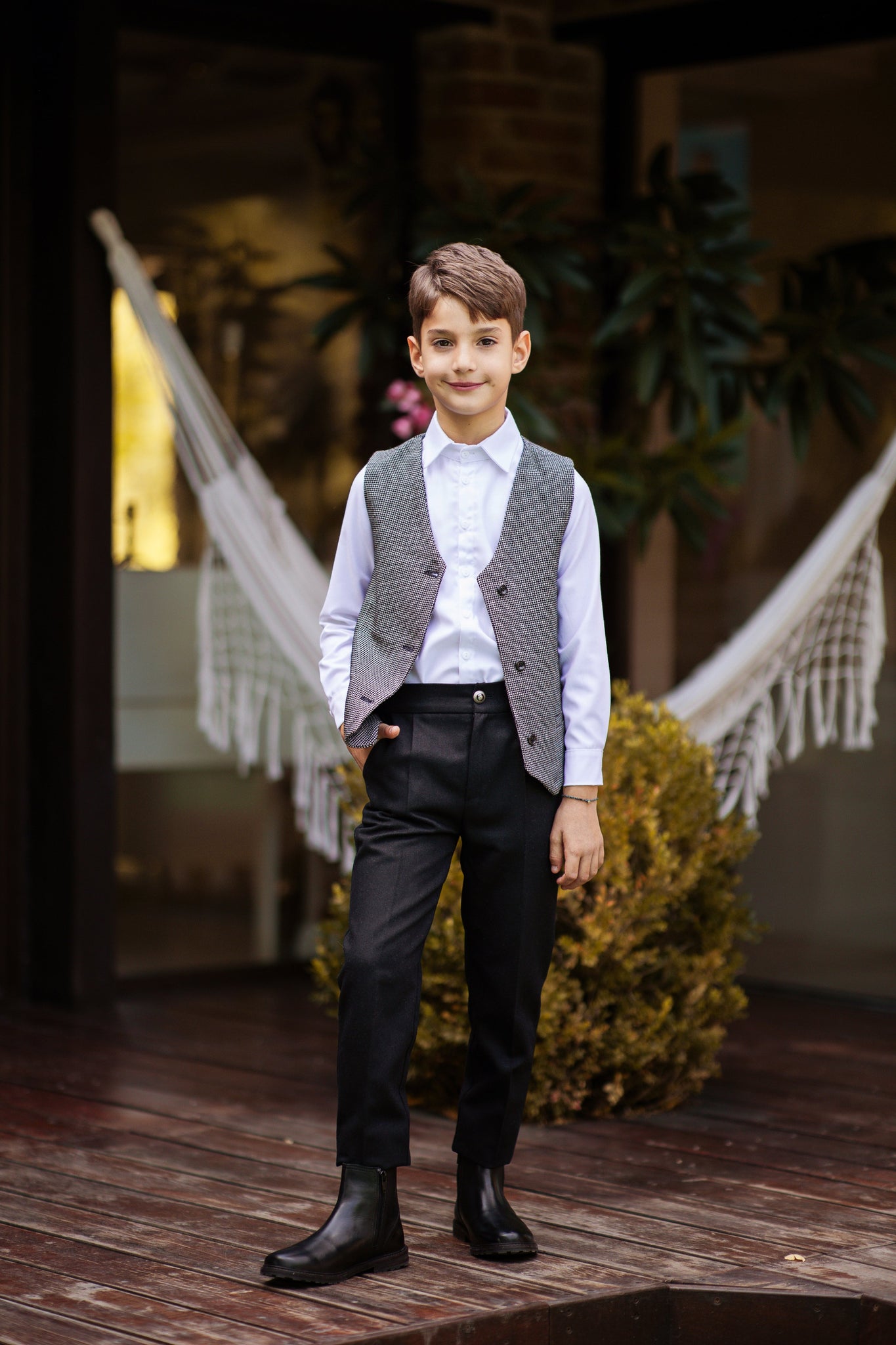Costum elegant vesta si pantaloni din stofa neagra pentru baieti - Dominic